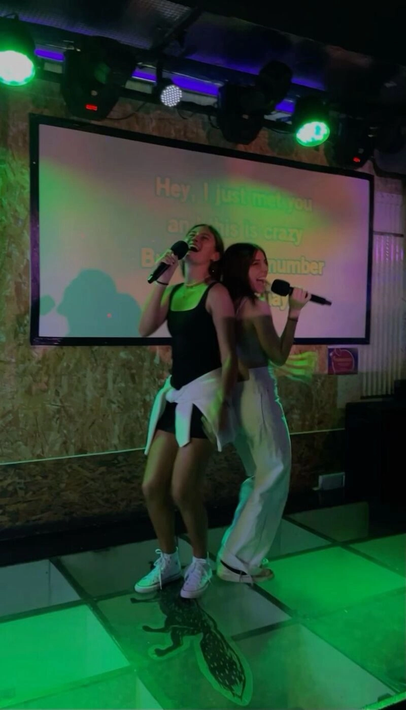 ảnh gái karaoke