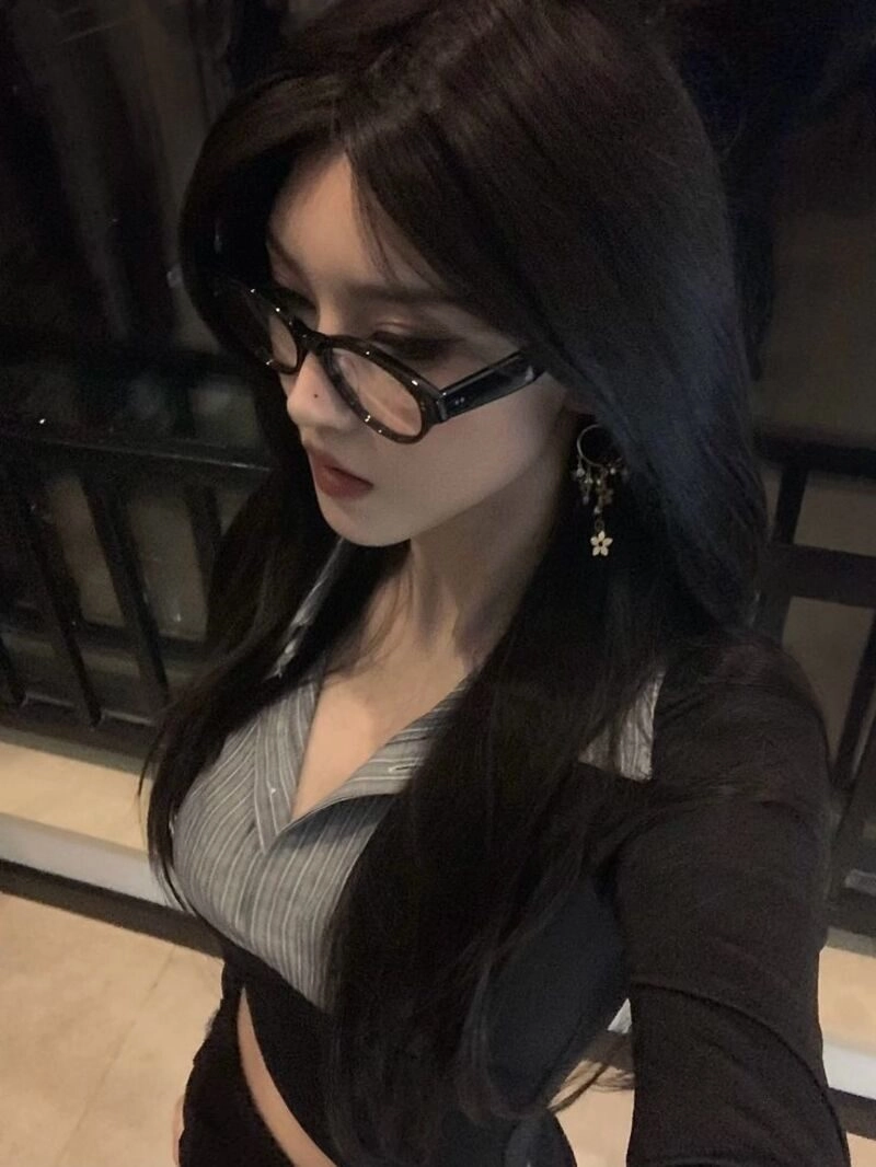 Cực ngầu selfie mắt kính xinh