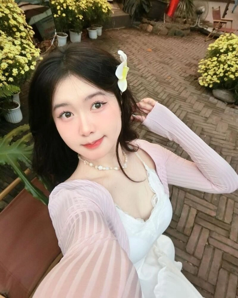 ảnh gái selfie