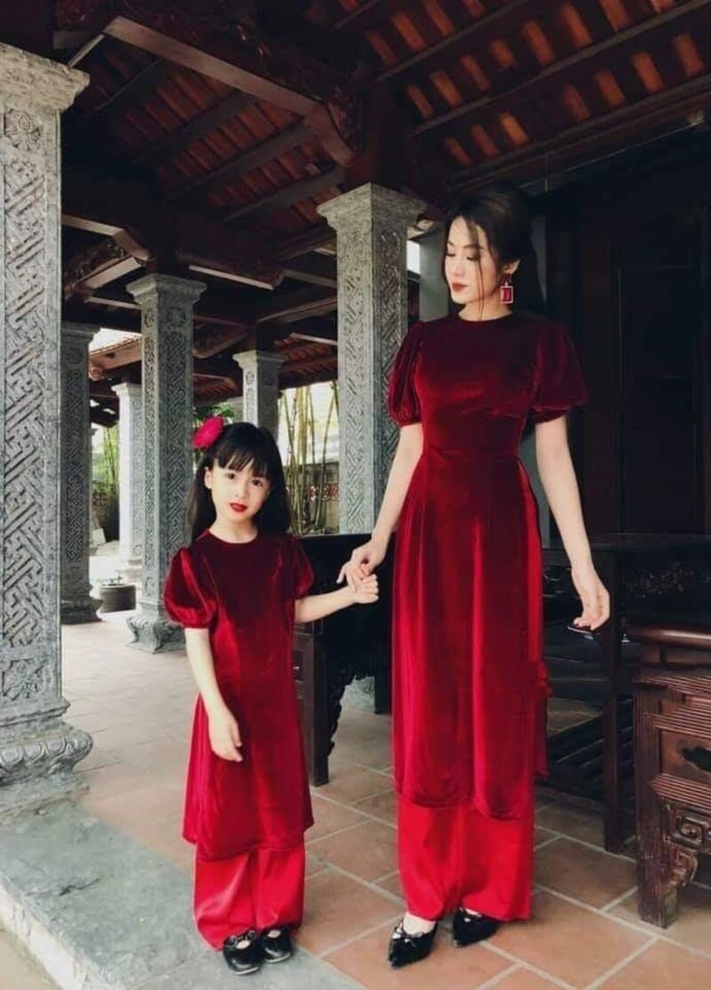 chụp ảnh áo dài mẹ và con gái