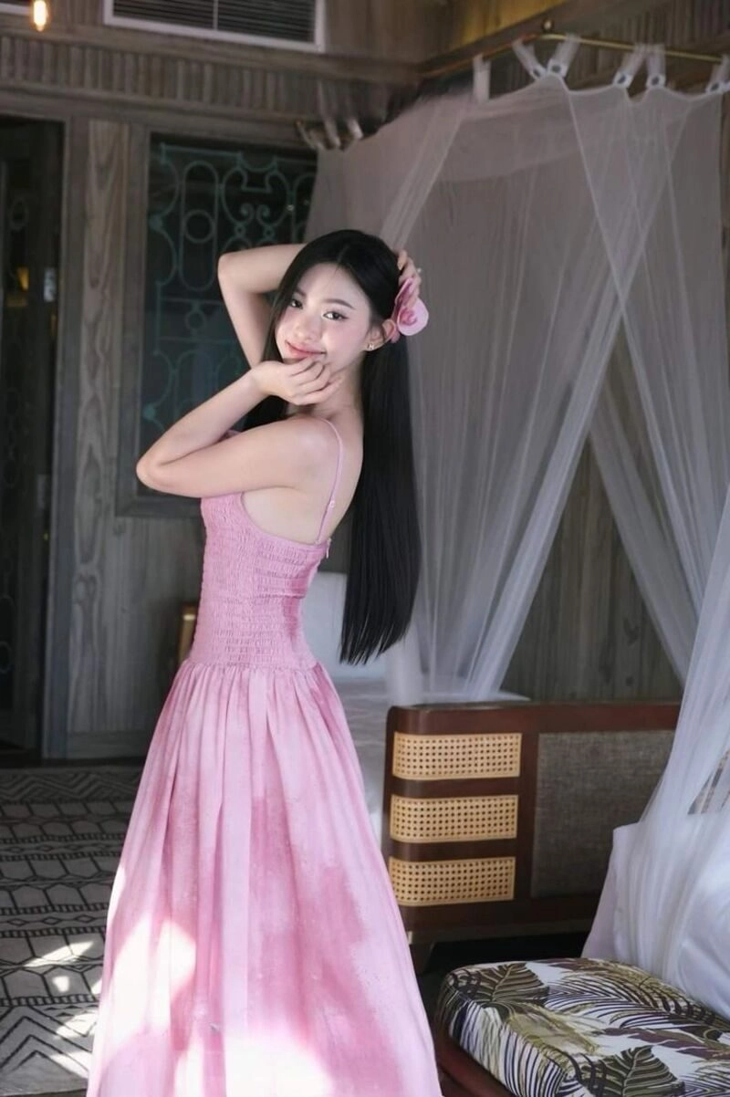 ảnh gái đẹp mặc pinky